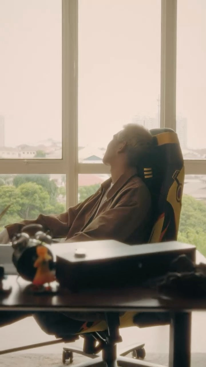 TTRacing Maxx Pro Gaming Chair - Naruto Kurama Link Mode Edition
